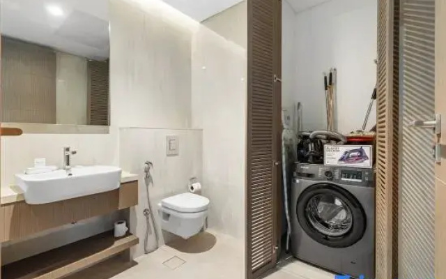 Elegant 3BR w/ Canal & Burj Khalifa Views