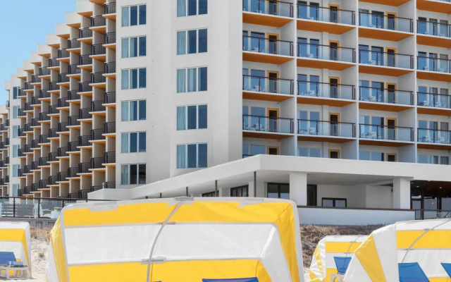 Delta Hotels by Marriott Virginia Beach Waterfront Suites