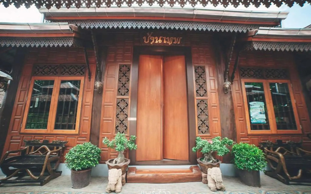 Baanthep Antique Homestay