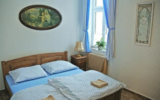 Restaurace a penzion Ubrousku prostři se