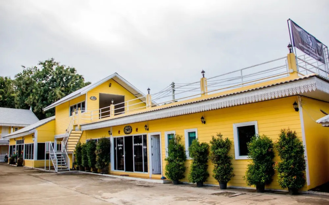 Raiwin Buri Resort