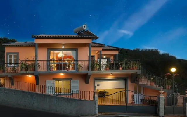 Paradise House Calheta