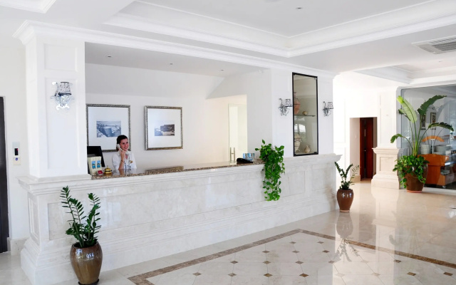 Hotels in Alsancak
