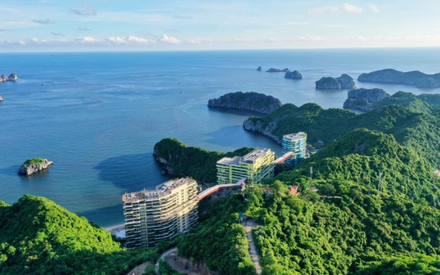 Flamingo Premium Cat Ba Beach Resort Hotel