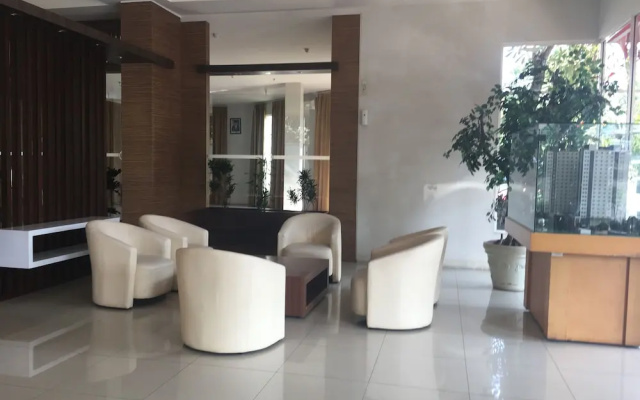 Affordable Studio Room Pool View Pinewood Jatinangor Apartment