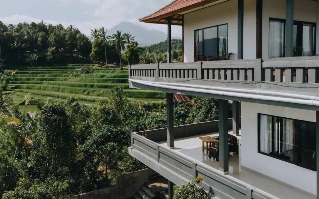 Candra Cottage