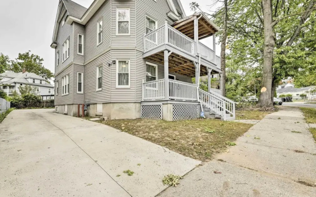 Bright Springfield Apartment w/ 2 Balconies!