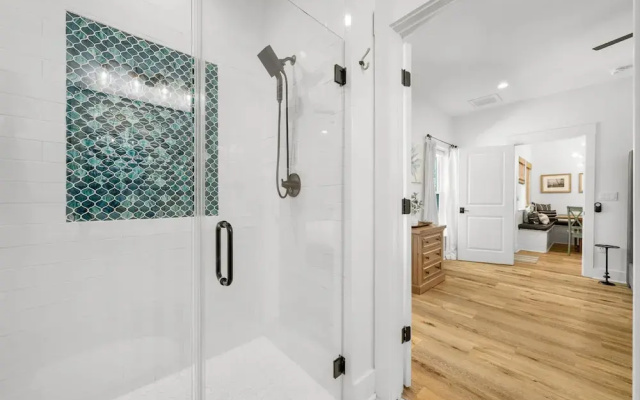 Beach House - 6th Street Retreat by PHG