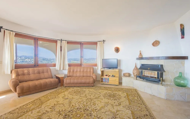 Villa - 5 Bedrooms with Pool, WiFi and Sea views - 104968