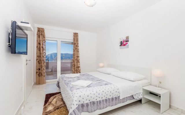 Amazing Home in Linardici With Wifi and 4 Bedrooms