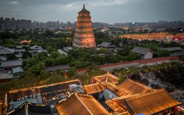 Hermitage Pagoda View Courtyard Hotel