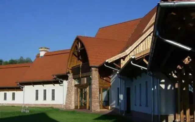Birdsong Hotel