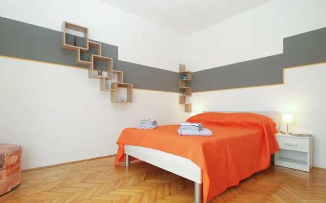 Apartment 1875