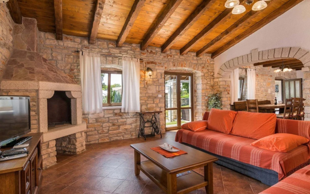 Elegant Villa in Istria With Outdoor Pool