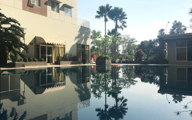 Chic and Cozy 2BR Apartment at Pinewood Jatinangor near JATOS
