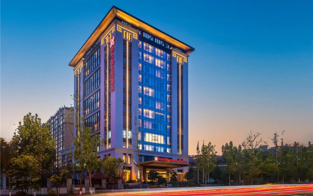 Hilton Garden Inn Xinyang East Railway Station