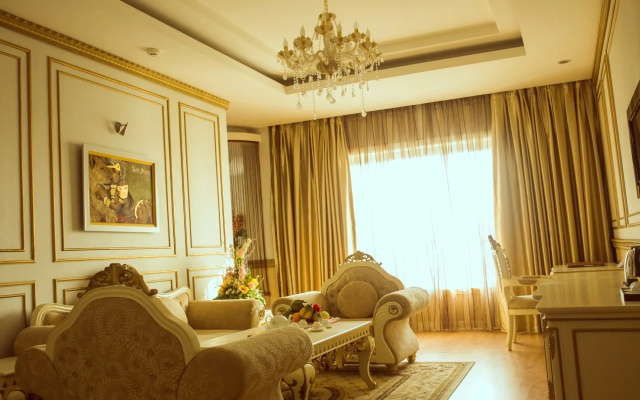 White Palace Hotel