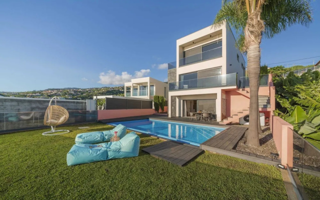 With Pool and Superb sea View - Villa Candelária