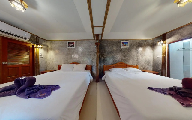 Boom Boom Resort