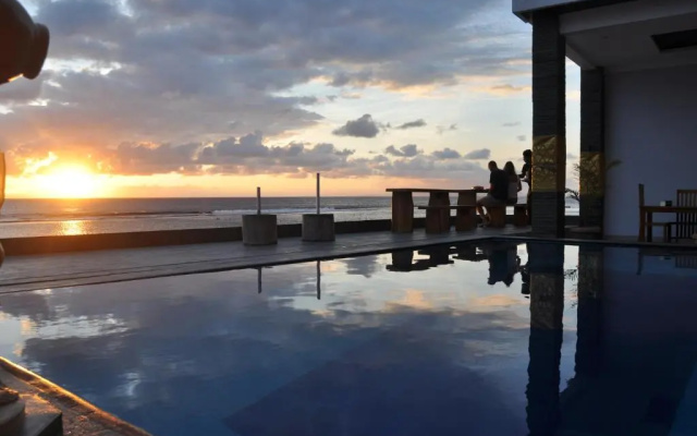 Pradana Beach Inn Luxury