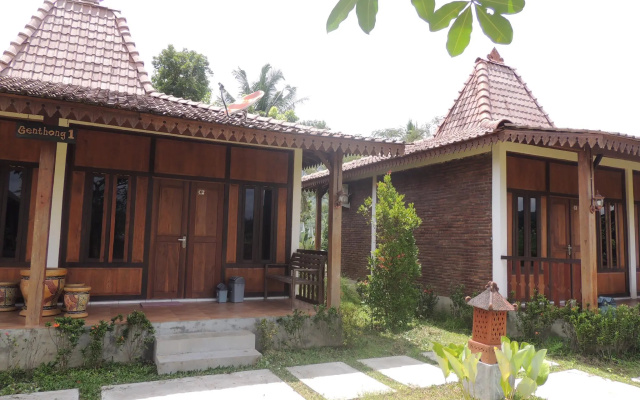 Balkondes Karanganyar (Pottery Academy)