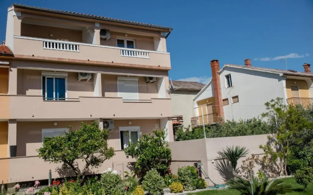 Apartments Luka