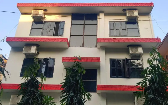 Bhambri House Hotel