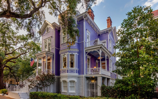 Amethyst Garden Inn