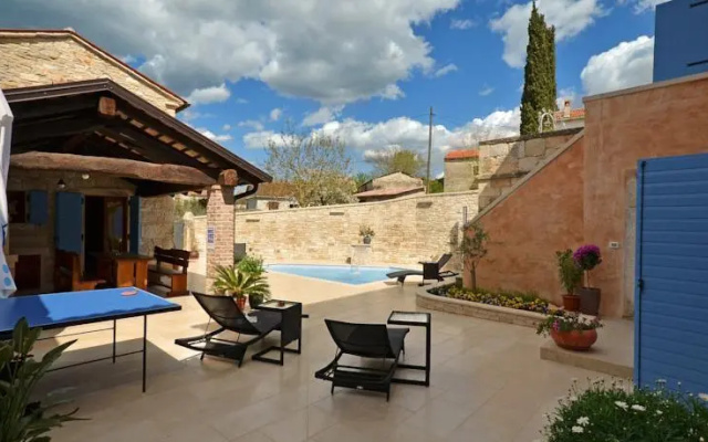 Villa Fumica by Villa Plus