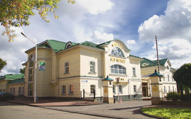 Old Estate Hotel