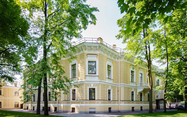 Osobnyak Voennogo Ministra Hotel