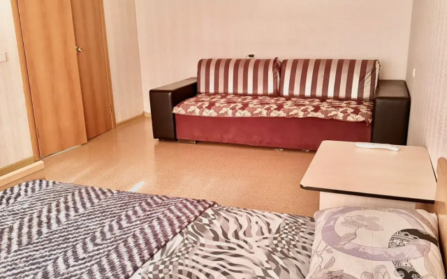 2-Komn. ul.Artyoma d.15 Apartments