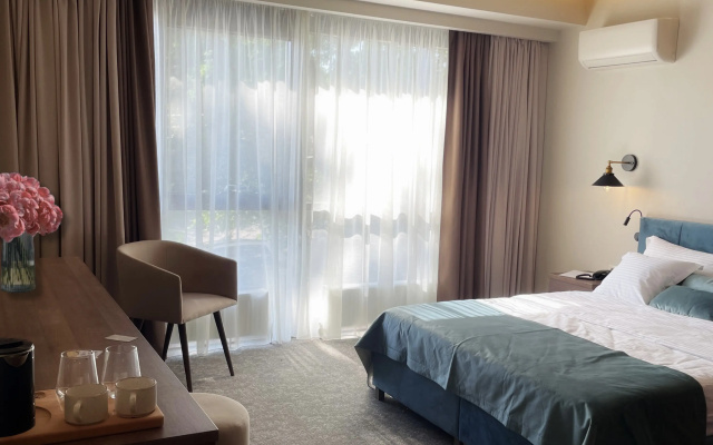 Adenium Hotel